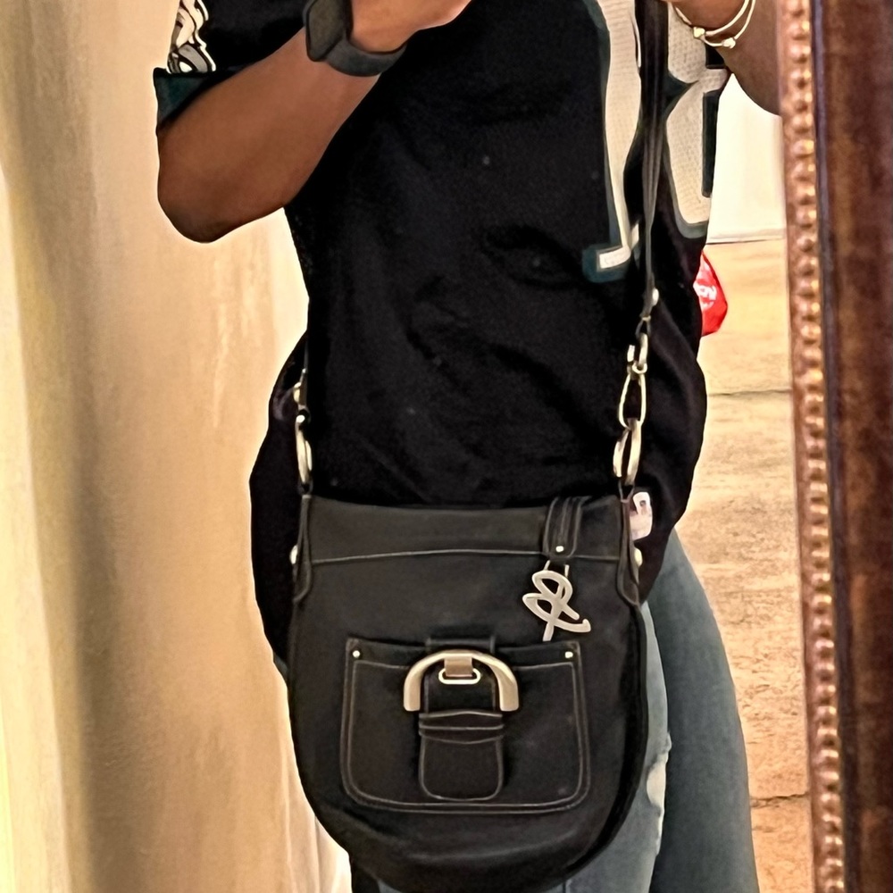 B. Makowsky Black Leather Crossbody Bag Purse
